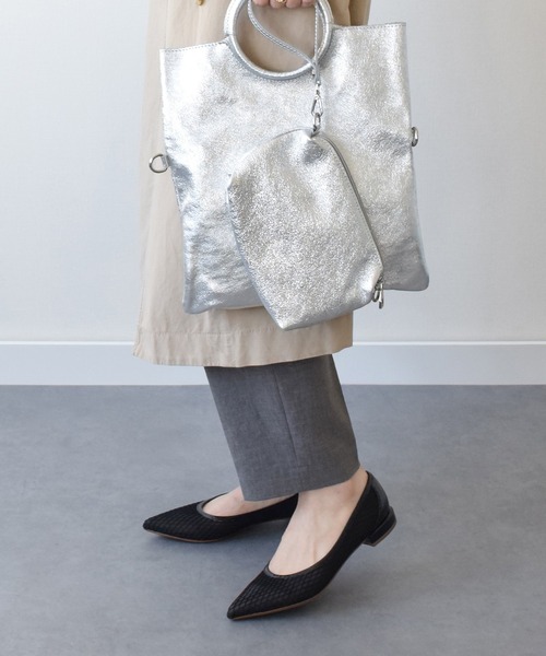andrea cardone(アンドレアカルドネ)の「【ANDREA CARDONE】ラウンドハンドルメタリックレザーバッグ(Q56600)(トートバッグ・レディース・シルバー/ゴールド/グレー・ALL)」の15枚目の写真