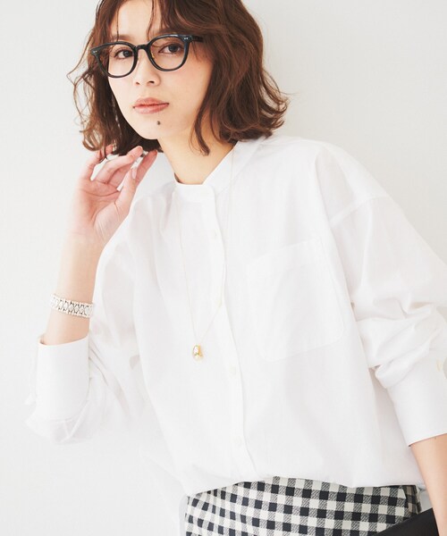 UNTITLED(アンタイトル)の「【コットン100/ストライプ】タイプライター バンドカラーシャツ(シャツ/ブラウス・レディース・オフホワイト/ホワイト系5/ブルー系7・04/48/50/00/01/02/03/44)」の2枚目の写真