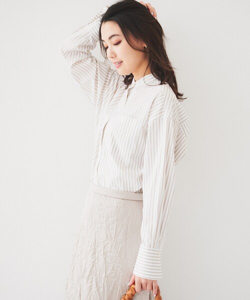 UNTITLED(アンタイトル)の「【コットン100/ストライプ】タイプライター バンドカラーシャツ(シャツ/ブラウス・レディース・オフホワイト/ホワイト系5/ブルー系7・04/48/50/00/01/02/03/44)」の12枚目の写真