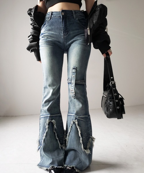 me+em select(ミームセレクト)の「【 3color / 4size 】クロスデザインヴィンテージライクフリンジストレッチフレアデニム / cross design vintage-like fringe stretch flare denim(デニムパンツ・レディース・ブルー/ブラック/ダークブラック・MEDIUM/SMALL/X-LARGE/LARGE)」の8枚目の写真
