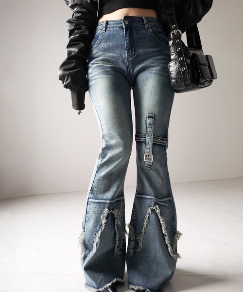 me+em select(ミームセレクト)の「【 3color / 4size 】クロスデザインヴィンテージライクフリンジストレッチフレアデニム / cross design vintage-like fringe stretch flare denim(デニムパンツ・レディース・ブルー/ブラック/ダークブラック・MEDIUM/SMALL/X-LARGE/LARGE)」の9枚目の写真
