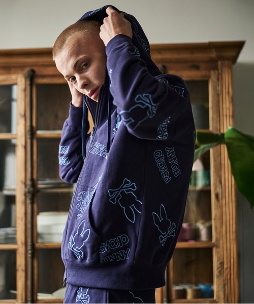 Psycho Bunny ワンピース スウェット パーカー カモフラ 2022 Psycho Bunny Big Boys 7-20 Tacoma Triple Bunny Sweatshirt