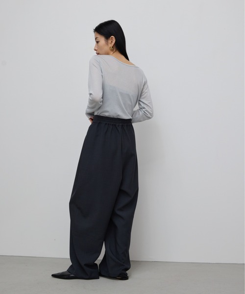 AIC.（エーアイシー）の「アシンメトリーデザインタックカーブパンツ（スラックス・レディース・ダークグレー/ブラウン/ベージュ・FREE）」の14枚目の写真