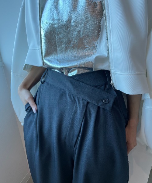 AIC.（エーアイシー）の「アシンメトリーデザインタックカーブパンツ（スラックス・レディース・ダークグレー/ブラウン/ベージュ・FREE）」の15枚目の写真