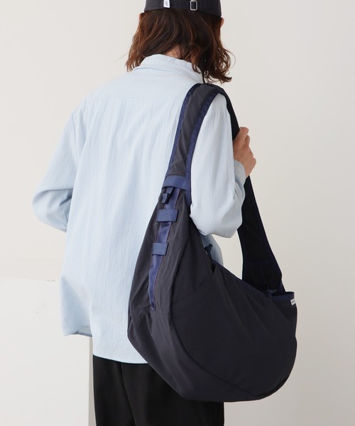 BRIEFING（ブリーフィング）の「BRIEFING/ブリーフィング HOBO BAG WIDE ワイドホーボーバッグ 2026年 夏 夏服（ショルダーバッグ・メンズ・ベージュ/チャコール/ネイビー/ブラック・FREE）」の18枚目の写真