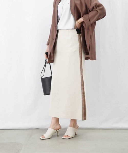 LUCA/LADY LUCK LUCA（ルカ/レディラックルカ）の「LC/LLL ラインタイトスカート（スカート・レディース・ブラック/カーキ/グレイッシュベージュ/アイボリー・FREE）」の20枚目の写真