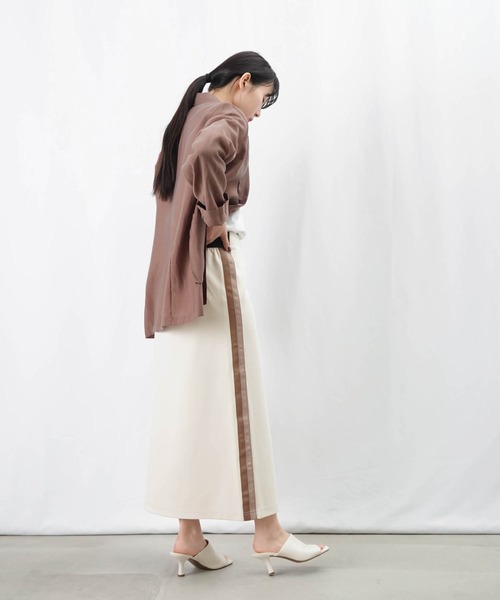 LUCA/LADY LUCK LUCA（ルカ/レディラックルカ）の「LC/LLL ラインタイトスカート（スカート・レディース・ブラック/カーキ/グレイッシュベージュ/アイボリー・FREE）」の22枚目の写真