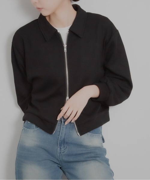 HALEY PESCA(ヘーリーペスカ)の「HALEY PESCA/ポロ襟付きショート丈 ダブルジップ ジャケット(カーディガン/ボレロ・レディース・グレー/ブラック/ホワイト・X-LARGE/LARGE/MEDIUM)」の1枚目の写真