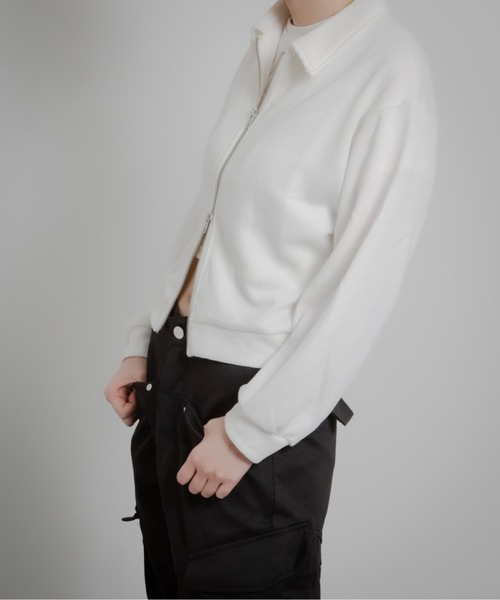 HALEY PESCA(ヘーリーペスカ)の「HALEY PESCA/ポロ襟付きショート丈 ダブルジップ ジャケット(カーディガン/ボレロ・レディース・グレー/ブラック/ホワイト・X-LARGE/LARGE/MEDIUM)」の9枚目の写真