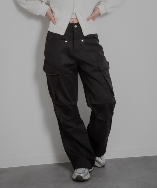 HALEY PESCA(ヘーリーペスカ)の「HALEY PESCA/ポロ襟付きショート丈 ダブルジップ ジャケット(カーディガン/ボレロ・レディース・グレー/ブラック/ホワイト・X-LARGE/LARGE/MEDIUM)」の4枚目の写真