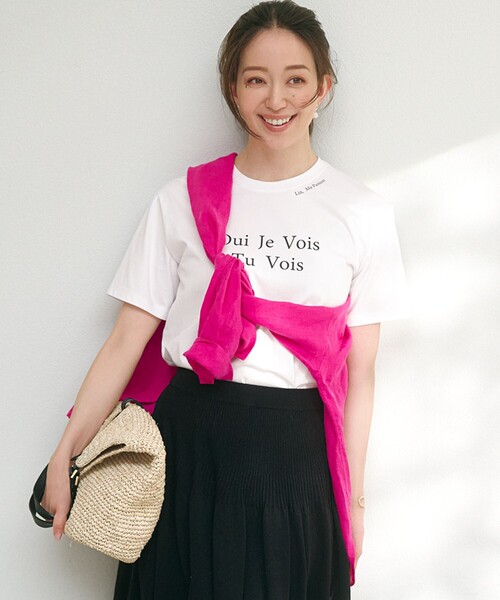 23区 L(ニジュウサンクオオキイサイズ)の「【洗える】カラーロゴ Tシャツ(Tシャツ/カットソー・レディース・ホワイト系/グレー系/イエロー系/ライラック系・44/48/46)」の2枚目の写真