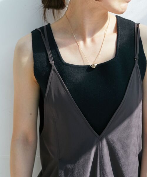 le.coeur blanc(ルクールブラン)の「ナイロンVネックキャミワンピース(ワンピース・レディース・ダークグレー/カーキオリーブ・38)」の10枚目の写真