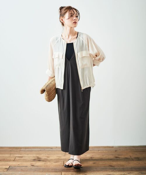 le.coeur blanc(ルクールブラン)の「ナイロンVネックキャミワンピース(ワンピース・レディース・ダークグレー/カーキオリーブ・38)」の19枚目の写真