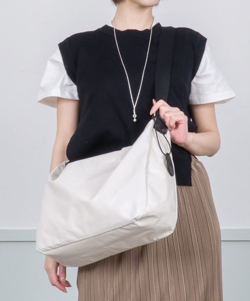 Jack Gomme（ジャックゴム）の「【JACK GOMME/ジャックゴム】ショルダーバッグ　JOY（ショルダーバッグ・レディース・ゴールド/カーキ/ホワイト/ブラック/ブルー/アイボリー・FREE）」の11枚目の写真