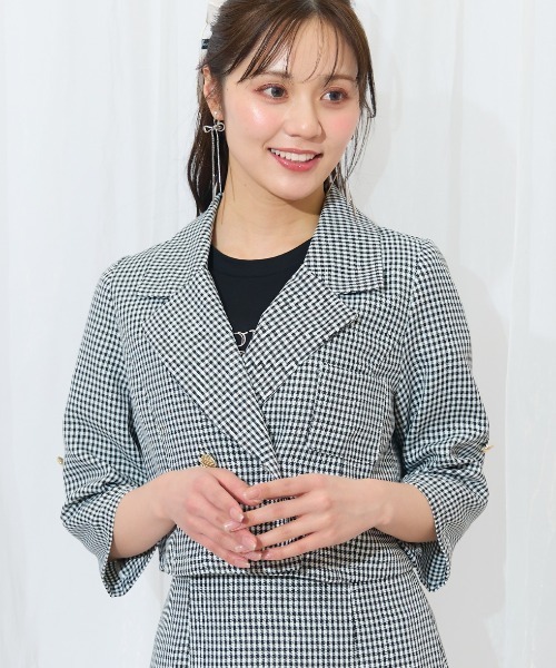 WILLSELECTION(ウィルセレクション)の「エンブレム付きショートジャケット(テーラードジャケット・レディース・ピンク/ベージュ/ネイビー/ブラック系その他・FREE)」の2枚目の写真