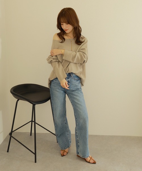 LAULEN（ローレン）の「offshoulder oversize knit /オフショルダー オーバーサイズ ニット（ニット/セーター・レディース・ベージュ/アイボリー・FREE）」の5枚目の写真