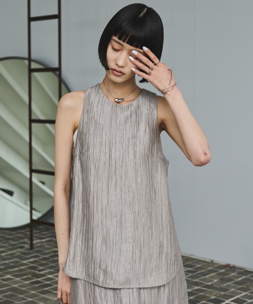 AIC.(エーアイシー)の「ビンテージサテンアメスリタンク/セットアップ可能(タンクトップ・レディース・グレイッシュベージュ/ネイビー・FREE)」の9枚目の写真