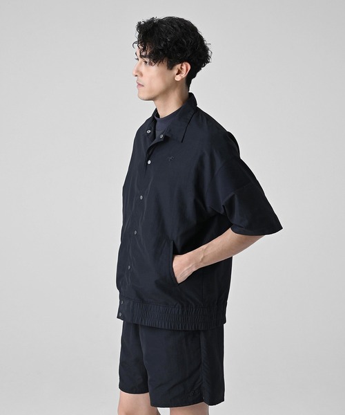 NEW BALANCE(ニューバランス)の「MET24 Short Sleeve Shirts Jacket(シャツ/ブラウス・メンズ・ブラック/グレイッシュベージュ/セージグリーン・LARGE/X-LARGE/MEDIUM/SMALL)」の4枚目の写真