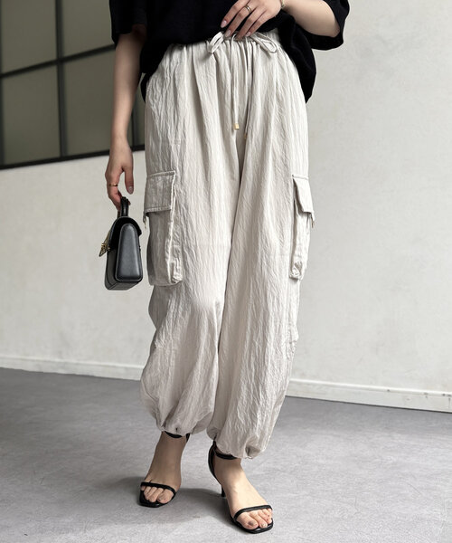 Chez toi（シェトワ）の「裾ドロストパンツ（その他パンツ・レディース・ブラック/グレイッシュベージュ・FREE）」の21枚目の写真