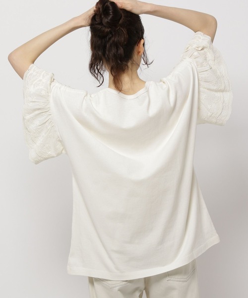 niko and...(ニコアンド)の「フリルレースシャーリングプルオーバー(Tシャツ/カットソー・レディース・レッド/オフホワイト/チャコール/ライトグレー・MEDIUM/LARGE)」の18枚目の写真