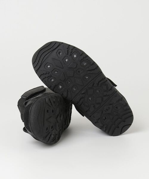 Ampersand（アンパサンド）の「Ampersand/アンパサンド 水抜きサンダル（サンダル・キッズ・ブラック/ホワイト・20/18/19）」の16枚目の写真