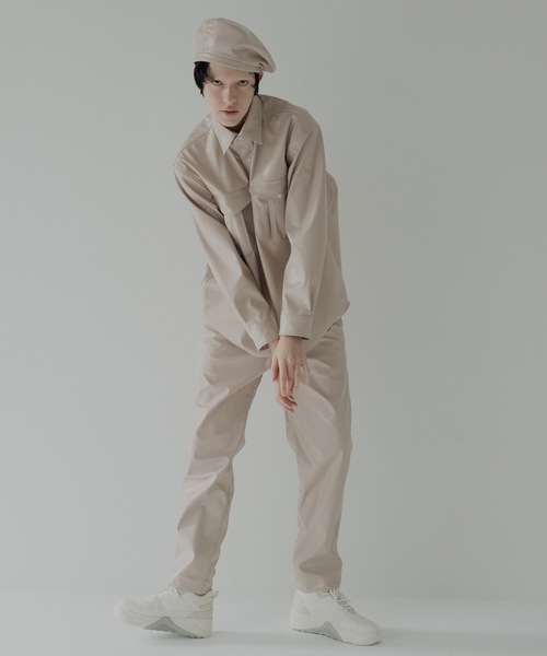 RYU(リュー)の「vegan leather tapered slacks(その他パンツ・メンズ・ブラック/スモークピンク・2/4)」の3枚目の写真