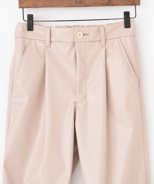 RYU(リュー)の「vegan leather tapered slacks(その他パンツ・メンズ・ブラック/スモークピンク・2/4)」の11枚目の写真