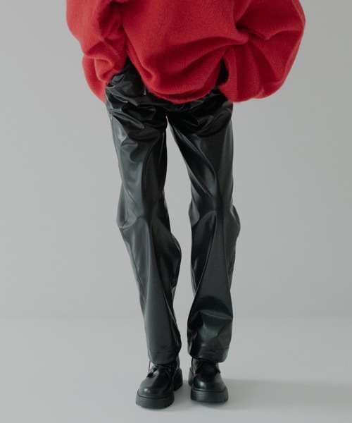 RYU(リュー)の「vegan leather tapered slacks(その他パンツ・メンズ・ブラック/スモークピンク・2/4)」の19枚目の写真