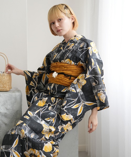 utatane（ウタタネ）の「選べる浴衣3点セット ニコアンティークオリジナル 国内染色（浴衣・レディース・レッド系1/グレー系2/レッド系2/ブルー系2/グリーン系1/パープル系2/ブラック系2/イエロー系2/ネイビー系2/ブルー系3/グリーン系2/パープル系1/ブラック系3/グレー系1/ネイビー系1/ブルー系5/イエロー系1/オレンジ系1/オレンジ系3/オレンジ系2/ブルー系6/パープル系3/ブラック系1/ブルー系1/ブルー系4・FREE）」の4枚目の写真