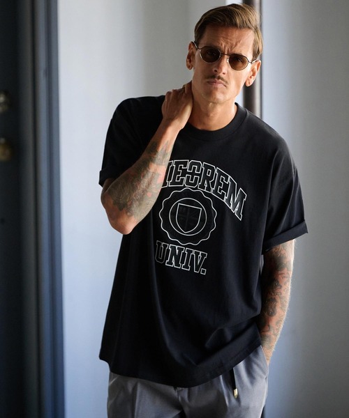 THEOREM(セオレム)の「mlt5253-Printed College Tee Tシャツ(Tシャツ/カットソー・メンズ・ブラック/ホワイト・L/XL/S/M)」の2枚目の写真