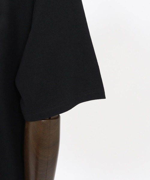 THEOREM(セオレム)の「mlt5253-Printed College Tee Tシャツ(Tシャツ/カットソー・メンズ・ブラック/ホワイト・L/XL/S/M)」の5枚目の写真