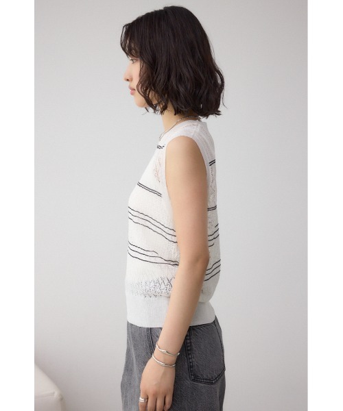 AZUL by moussy(アズールバイマウジー)の「シアークロシェニットタンクトップ(ニット/セーター・レディース・オフホワイト/ブラック・FREE)」の7枚目の写真