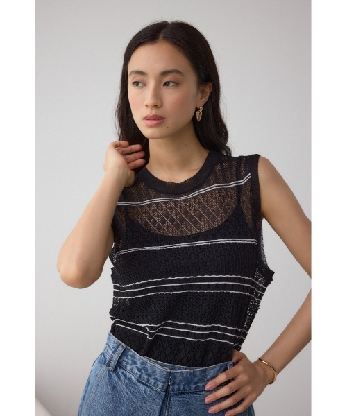 AZUL by moussy(アズールバイマウジー)の「シアークロシェニットタンクトップ(ニット/セーター・レディース・オフホワイト/ブラック・FREE)」の13枚目の写真