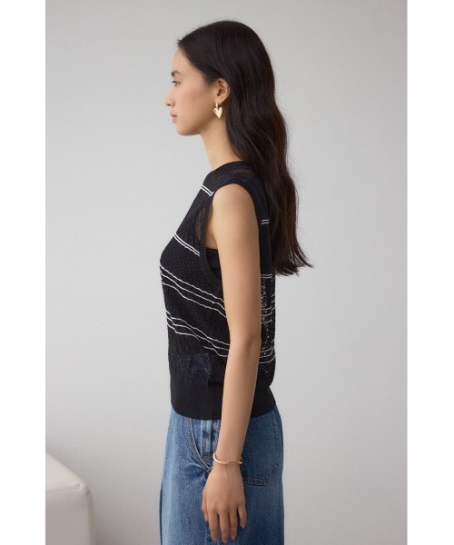 AZUL by moussy(アズールバイマウジー)の「シアークロシェニットタンクトップ(ニット/セーター・レディース・オフホワイト/ブラック・FREE)」の16枚目の写真