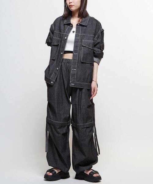 CONVERSE TOKYO（コンバーストウキョウ）の「2WAY DETACHABLE DENIM WIDE CARGO PANTS(SET UP)（デニムパンツ・レディース・ネイビー/サックスブルー/チャコールグレー・MEDIUM/SMALL）」の18枚目の写真