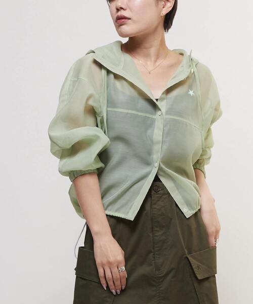 CONVERSE TOKYO（コンバーストウキョウ）の「SHEER ANORAK PULLOVER（シャツ/ブラウス・レディース・オフホワイト/グレー/レッド/ミント・FREE）」の3枚目の写真
