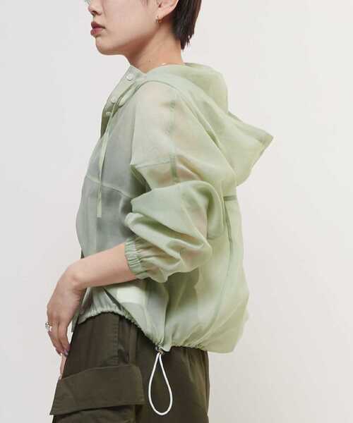 CONVERSE TOKYO（コンバーストウキョウ）の「SHEER ANORAK PULLOVER（シャツ/ブラウス・レディース・オフホワイト/グレー/レッド/ミント・FREE）」の6枚目の写真