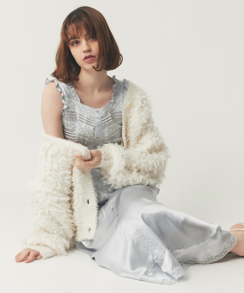 DEICY(デイシー)の「ラメフラッフィ―カーディガン(カーディガン/ボレロ・レディース・オフホワイト/ライトブルー/ベビーピンク・FREE)」の4枚目の写真
