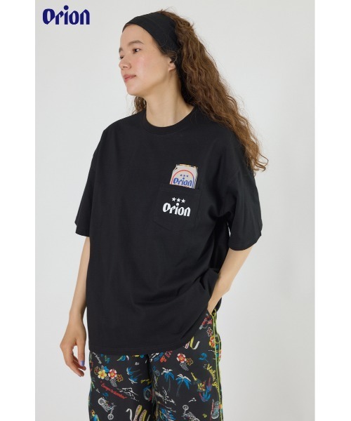 RODEO CROWNS WIDE BOWL(ロデオクラウンズワイドボウル)の「Orion BeerxRCS Pocket Beer Tシャツ(Tシャツ/カットソー・レディース・オフホワイト/ブラック/ピンク/ブルー・MEDIUM/LARGE)」の7枚目の写真