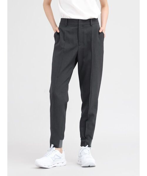 YORT(ヨート)の「【吸水速乾・通気性】スムーステーパードパンツ(その他パンツ・レディース・ブラック/チャコール・MEDIUM)」の3枚目の写真