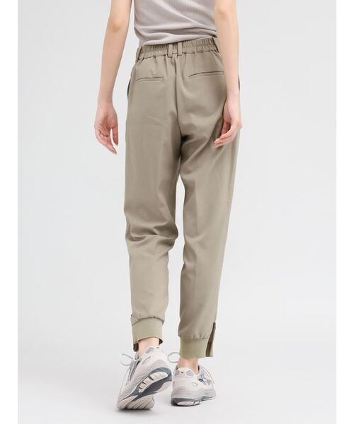 YORT(ヨート)の「【吸水速乾・通気性】スムーステーパードパンツ(その他パンツ・レディース・ブラック/チャコール・MEDIUM)」の11枚目の写真