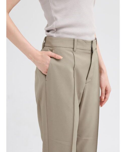 YORT(ヨート)の「【吸水速乾・通気性】スムーステーパードパンツ(その他パンツ・レディース・ブラック/チャコール・MEDIUM)」の14枚目の写真