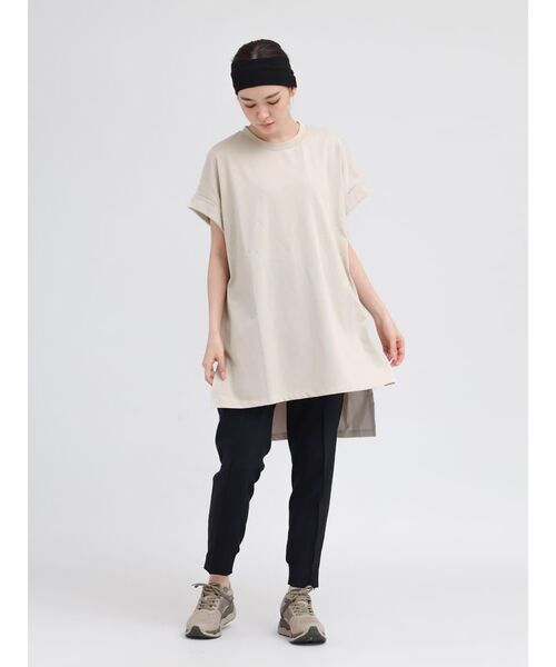YORT(ヨート)の「【吸水速乾・通気性】スムーステーパードパンツ(その他パンツ・レディース・ブラック/チャコール・MEDIUM)」の21枚目の写真