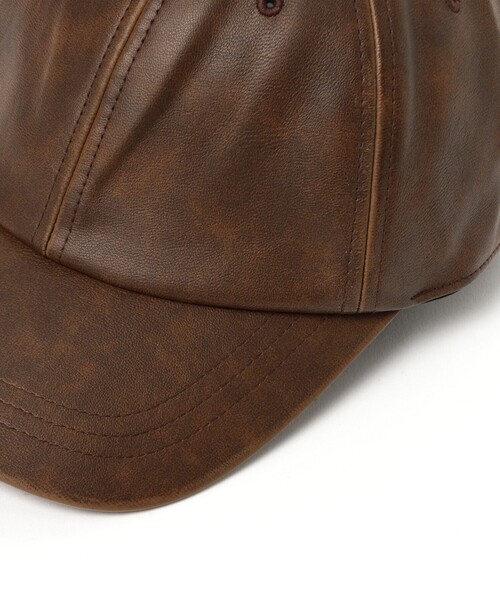 BEAMS HEART(ビームスハート)の「フェイクレザー キャップ【ユニセックス】(キャップ・メンズ・ブラウン/ブラック・ONE SIZE)」の7枚目の写真