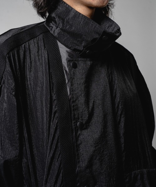 yoshiokubo（ヨシオクボ）の「yoshiokubo ヨシオクボ / MOUNTAIN SLEEVE LIGHT BL マウンテンスリーブパラシュートブルゾン / YKF25503（ブルゾン・メンズ・カーキ/ブラック・2/3）」の7枚目の写真