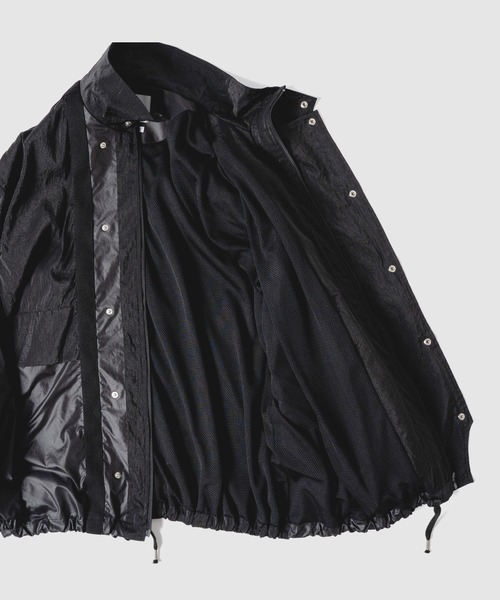 yoshiokubo（ヨシオクボ）の「yoshiokubo ヨシオクボ / MOUNTAIN SLEEVE LIGHT BL マウンテンスリーブパラシュートブルゾン / YKF25503（ブルゾン・メンズ・カーキ/ブラック・2/3）」の10枚目の写真