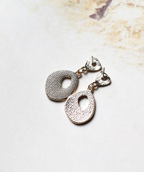 ♡ さぁーちゃんさま ♡ チタンピアス □チタンポスト アシンメトリーオーバルピアス□（ピアス（両耳