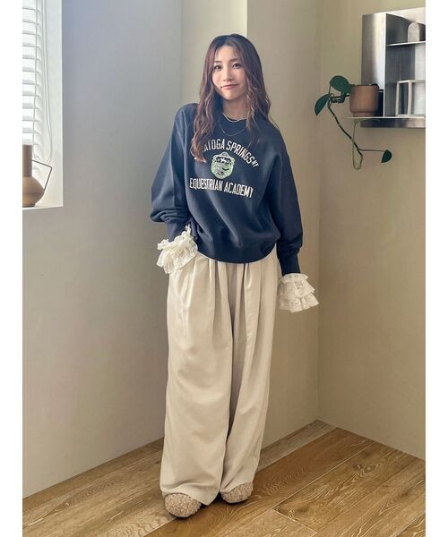 Ungrid(アングリッド)の「ヴィンテージカレッジスウェット(スウェット・レディース・チャコールグレー/ボルドー/オフホワイト/ネイビー・MEDIUM/SMALL)」の11枚目の写真