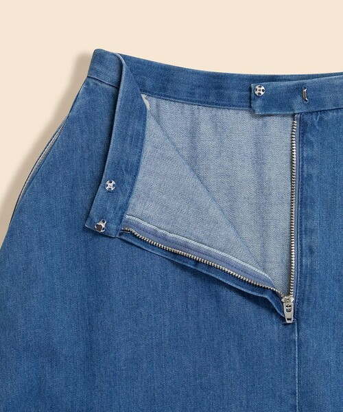 BROOKS BROTHERS(ブルックスブラザーズ)の「【Double B Collection】 コットン デニム BBロゴ フレアスカート(デニムスカート・レディース・ライトブルー・0/2/4/6/8)」の4枚目の写真