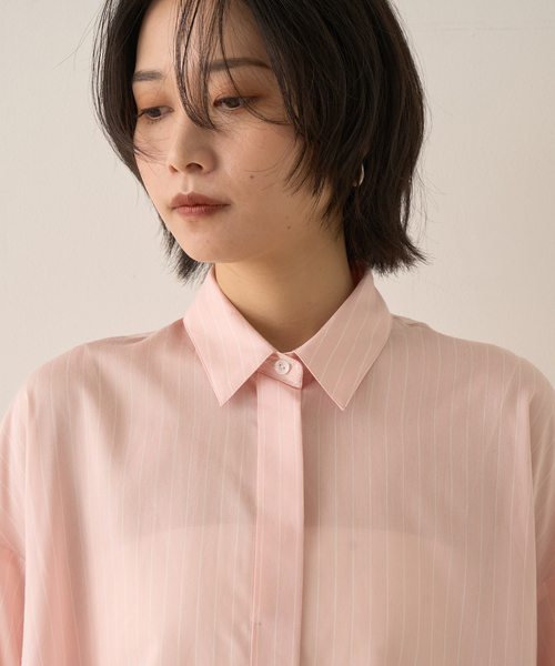 Rouge vif Anna(ルージュヴィフアンナ)の「バックドレープストライプシャツ(シャツ/ブラウス・レディース・サックスブルー/ピンク・フリー)」の7枚目の写真